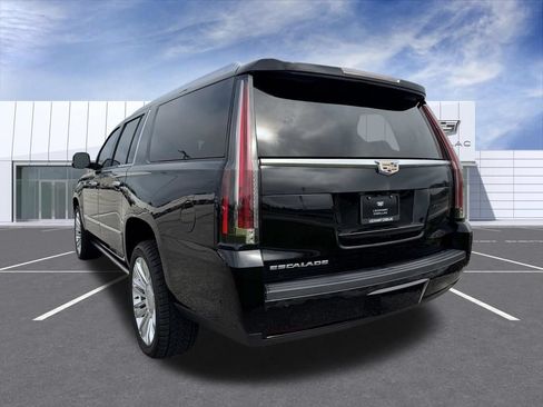 Used 2018 Cadillac Escalade ESV Platinum AWD/4WD image 11