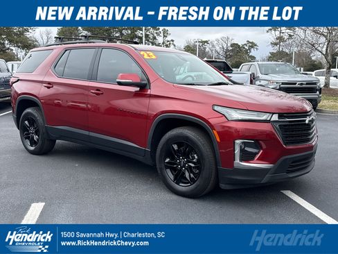 Certified 2023 Chevrolet Traverse LT image 1