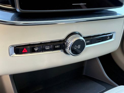 New 2026 Volvo XC90 B6 Ultra w/ Lounge Package image 14