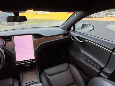 Used 2020 Tesla Model S Long Range AWD/4WD image 33