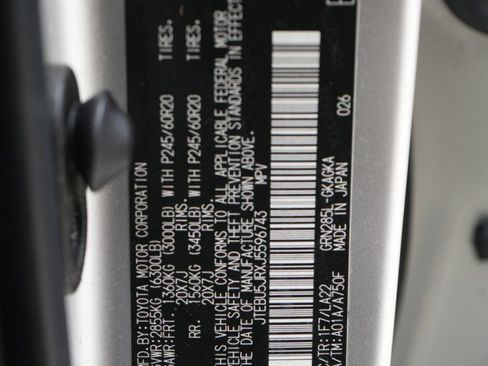 Used 2018 Toyota 4Runner Limited image 32