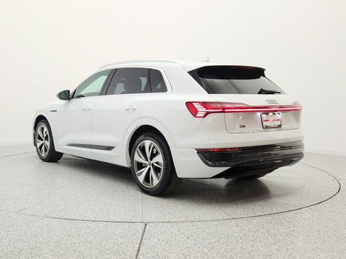 Used 2024 Audi Q8 e-tron Premium Plus w/ Premium Plus Package AWD/4WD image 7