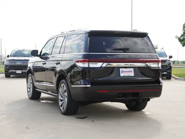 Used 2023 Lincoln Navigator Reserve AWD/4WD image 9