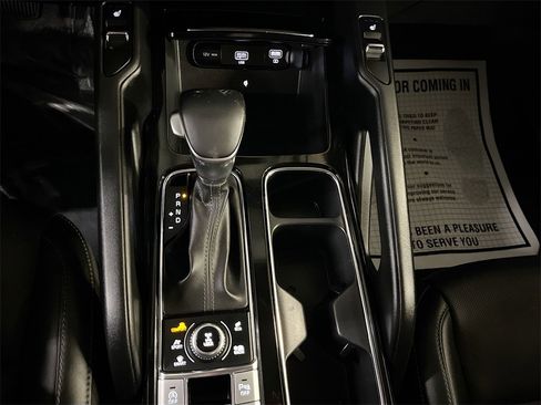 Used 2022 Kia Telluride S image 16