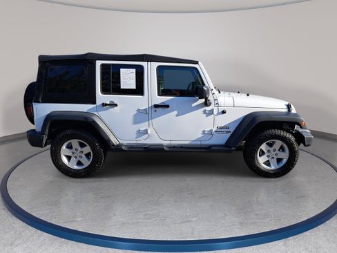 Used 2018 Jeep Wrangler Unlimited Sport S AWD/4WD image 4
