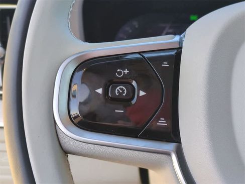 New 2026 Volvo XC60 B5 Ultra w/ Protection Package Premier image 16