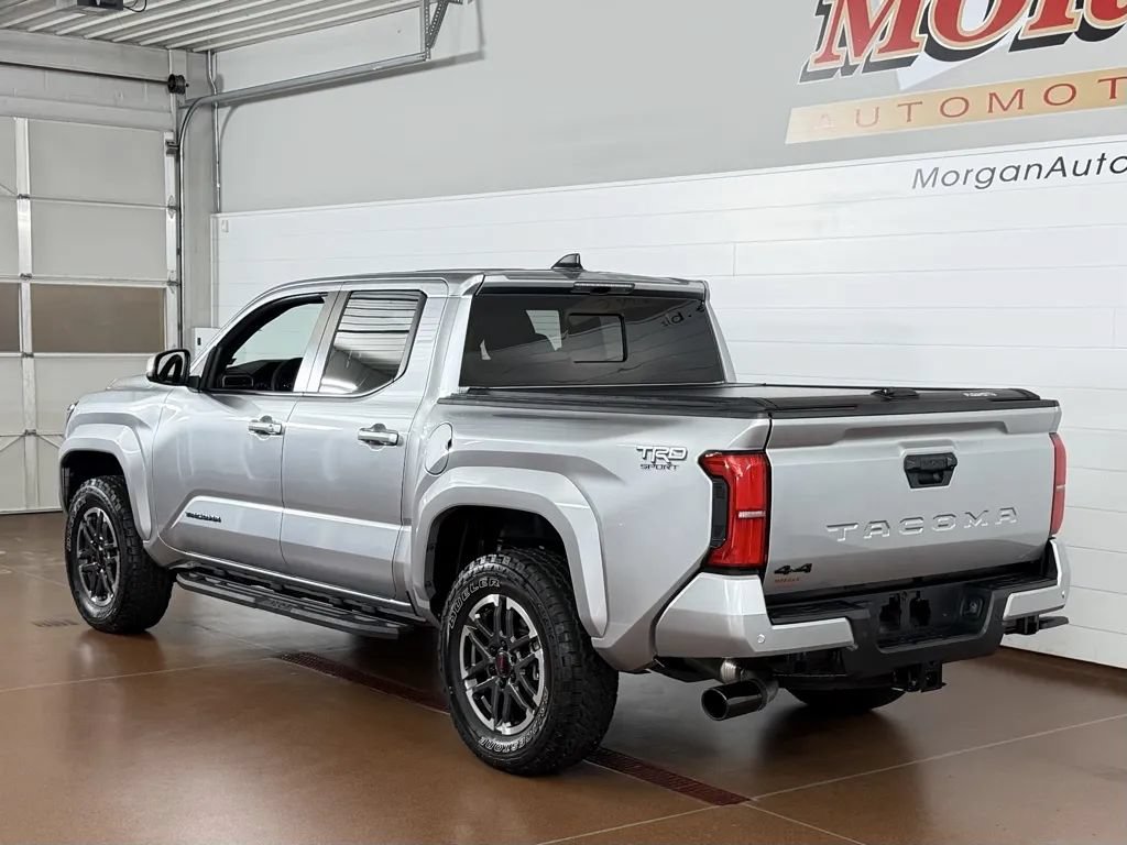 Used 2024 Toyota Tacoma TRD Sport w/ TRD Sport Upgrade Package AWD/4WD image 6