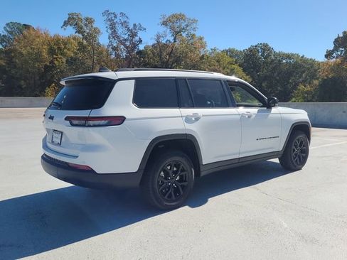New 2025 Jeep Grand Cherokee L Altitude RWD image 3