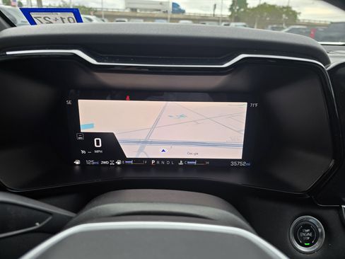 Used 2024 Chevrolet Colorado Z71 w/ Z71 Convenience Package 2 image 13