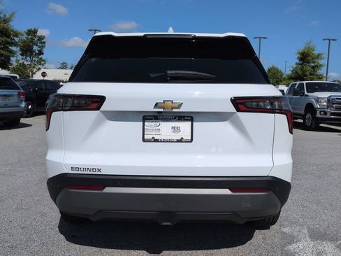 Used 2026 Chevrolet Equinox LT FWD image 6