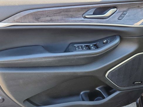 Used 2022 Jeep Grand Cherokee Limited 4xe image 12