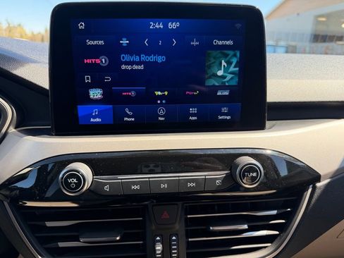 Used 2022 Ford Escape SEL w/ Technology Package AWD/4WD image 8