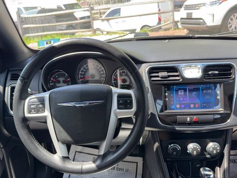 Used 2012 Chrysler 200 Touring FWD image 21