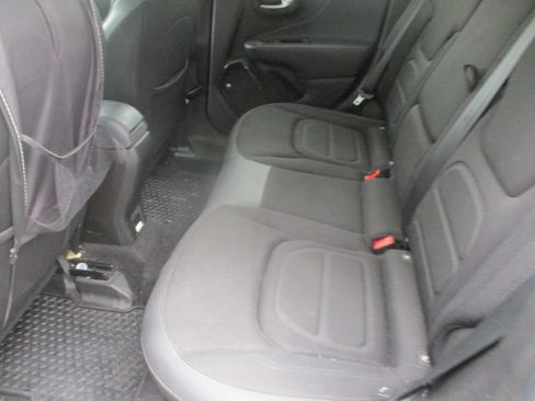Used 2017 Jeep Renegade Altitude AWD/4WD image 8