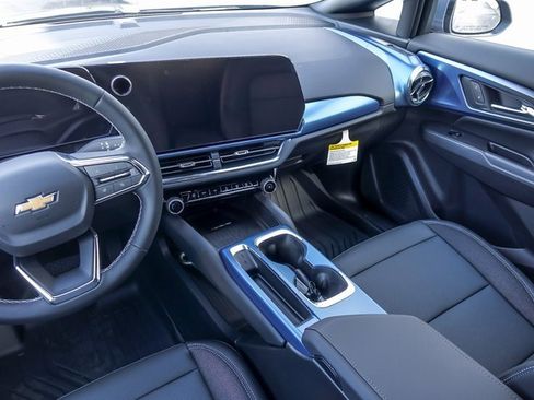 New 2026 Chevrolet Equinox EV LT image 18