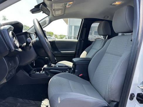 Used 2023 Toyota Tacoma SR RWD image 10