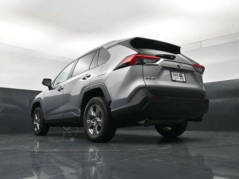 Used 2022 Toyota RAV4 LE AWD/4WD image 22