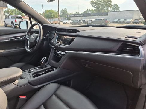 Certified 2024 Cadillac XT6 Luxury w/ LPO, Floor Liner Package AWD/4WD image 31