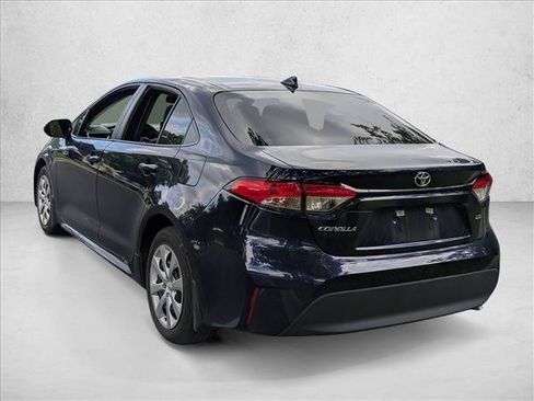 Used 2025 Toyota Corolla LE FWD image 8