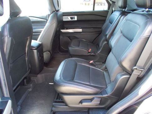 Used 2022 Ford Explorer Limited w/ Equipment Group 301A image 13