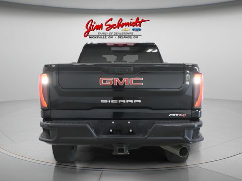 Used 2025 GMC Sierra 2500 AT4 w/ AT4 Premium Plus Package AWD/4WD image 5