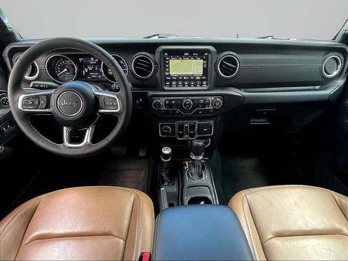 Used 2023 Jeep Wrangler Unlimited Sahara w/ Cold Weather Group AWD/4WD image 9