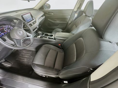 Used 2024 Nissan Altima 2.5 SV FWD image 13