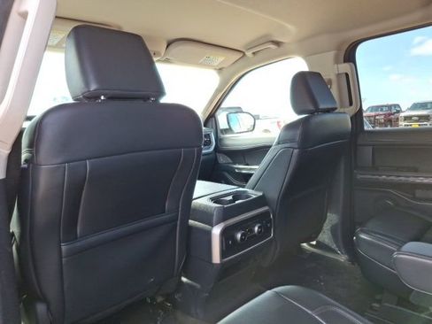 Used 2024 Ford Expedition XLT image 17