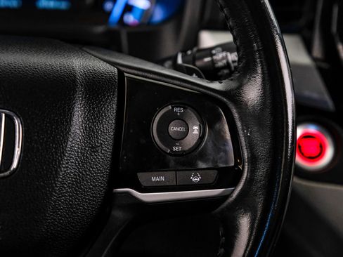 Used 2018 Honda Odyssey Touring image 17