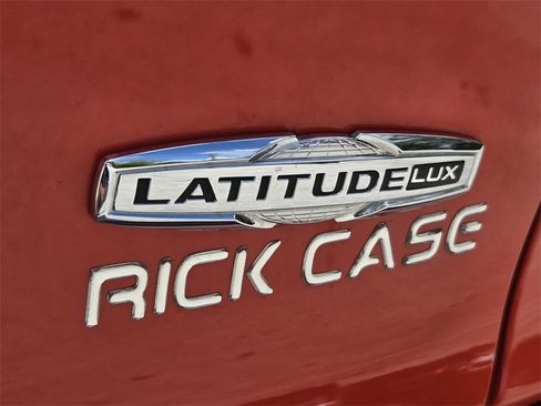 Used 2021 Jeep Cherokee Latitude Lux image 14