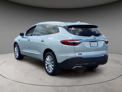 Used 2020 Buick Enclave Essence w/ Sound and Sites Package AWD/4WD image 3