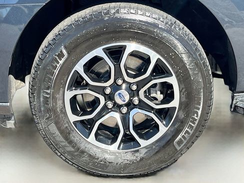 Used 2023 Ford Expedition Max XLT image 32