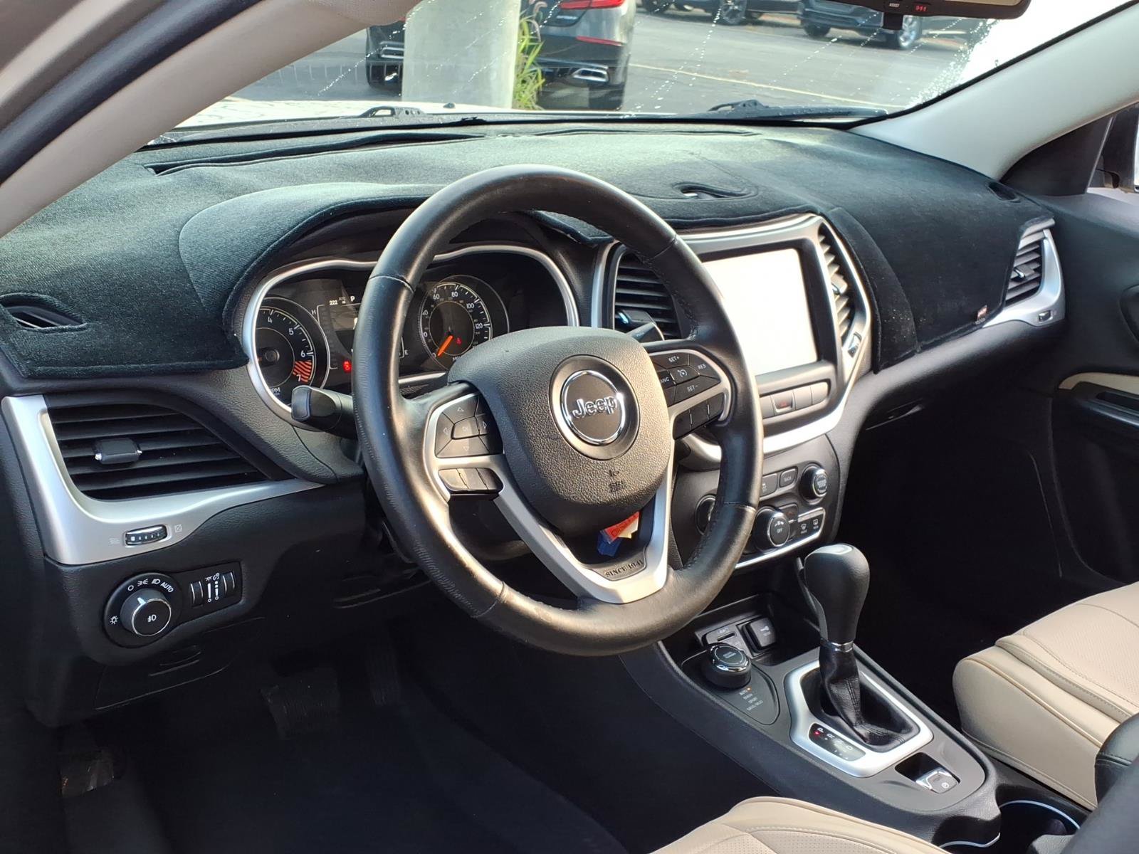Used 2015 Jeep Cherokee Latitude AWD/4WD image 5