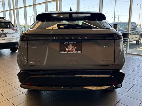 New 2025 Nissan Ariya AWD image 6