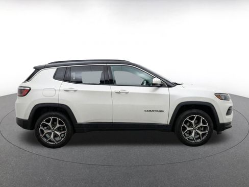 Used 2025 Jeep Compass Limited AWD/4WD image 10