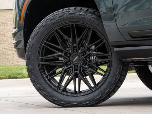 Used 2026 Cadillac Escalade Luxury AWD/4WD image 47