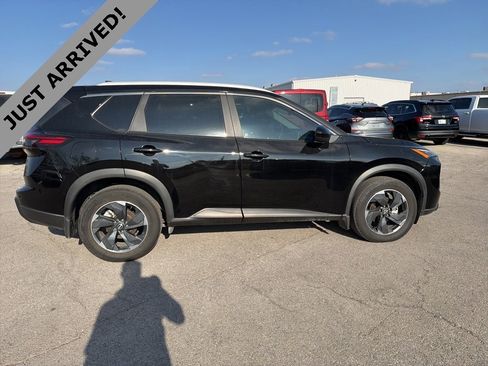 Certified 2024 Nissan Rogue SV w/ SV Premium Package image 4