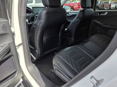 Used 2024 Ford Escape SE w/ PHEV Premium Package FWD image 14