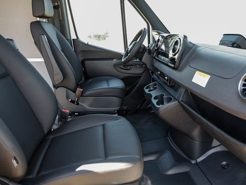 New 2025 Mercedes-Benz Sprinter 2500 image 17