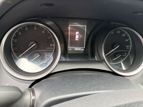 Used 2023 Toyota Camry SE image 11
