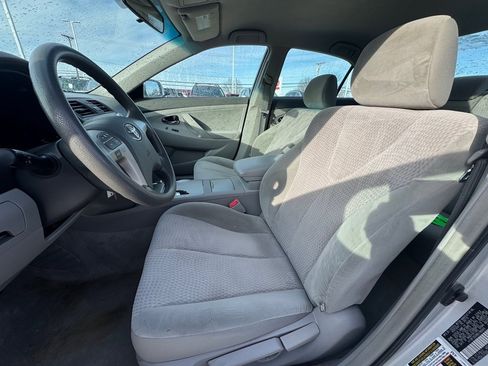 Used 2011 Toyota Camry LE image 8