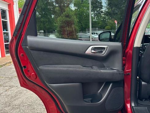 Used 2015 Nissan Pathfinder S FWD image 15