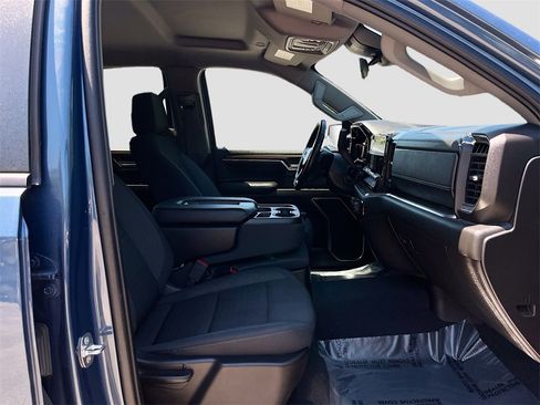 Used 2024 Chevrolet Silverado 1500 LT w/ Protection Package image 28