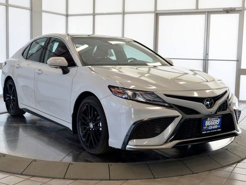 Used 2024 Toyota Camry XSE w/ Navigation Package FWD image 2
