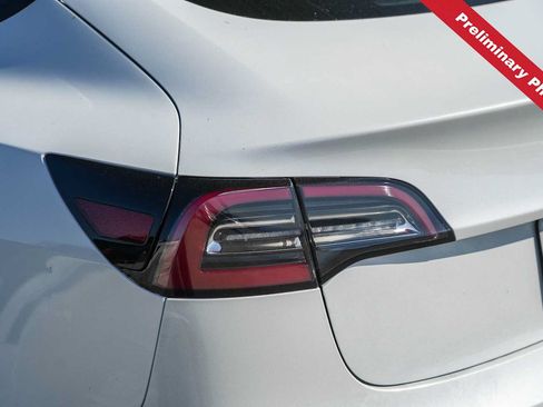 Used 2021 Tesla Model 3 Standard Range Plus RWD image 9