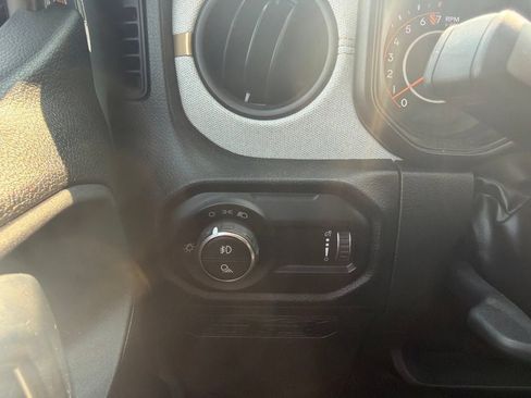 Used 2024 Jeep Gladiator Sport AWD/4WD image 12