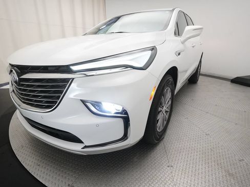 Used 2023 Buick Enclave Essence AWD/4WD image 12