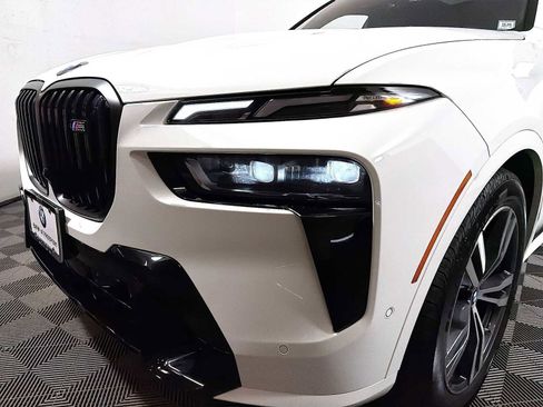Used 2025 BMW X7 M60i w/ Climate Comfort Package image 27