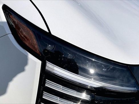 Used 2025 Nissan Kicks SR w/ SR Premium Package image 29