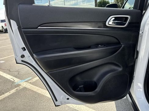 Used 2022 Jeep Grand Cherokee Limited image 26